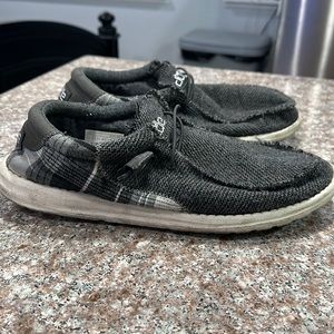 Men’s Hey Dudes Size 12
